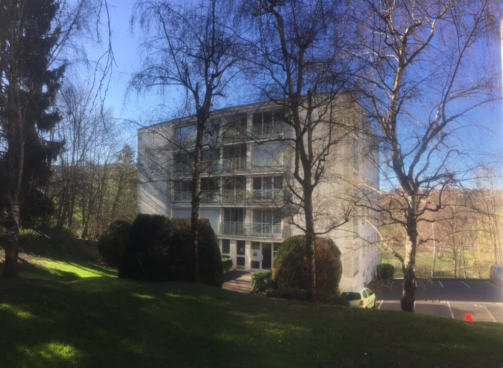Saint-Etienne Hauts Jomayère rue Quinet F4 80 m2 3 chambres parking